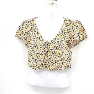 3/$25 American Eagle Short Sleeved Daisy Flower Print V-neck Crop Top Size S
